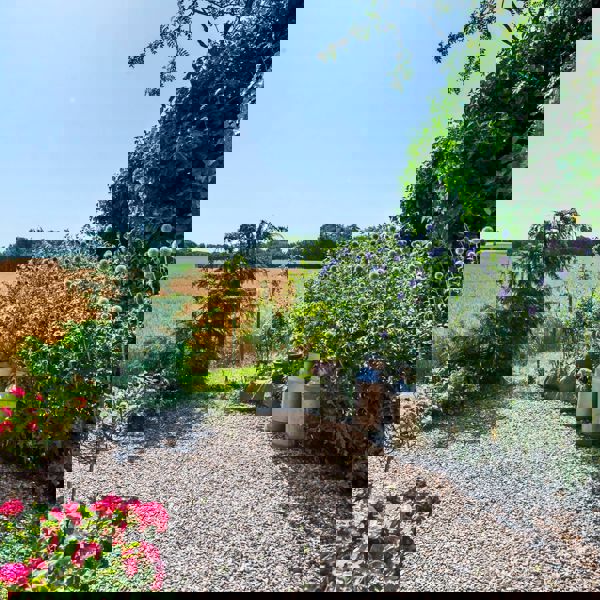 E96a05771403971f37a334246aaa87ad